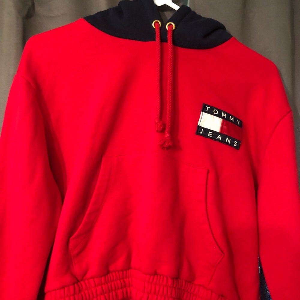Tommy Hilfiger cropped sweatshirt